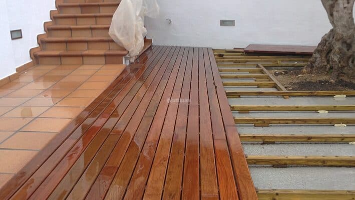 Tarima exterior en madera de IPE