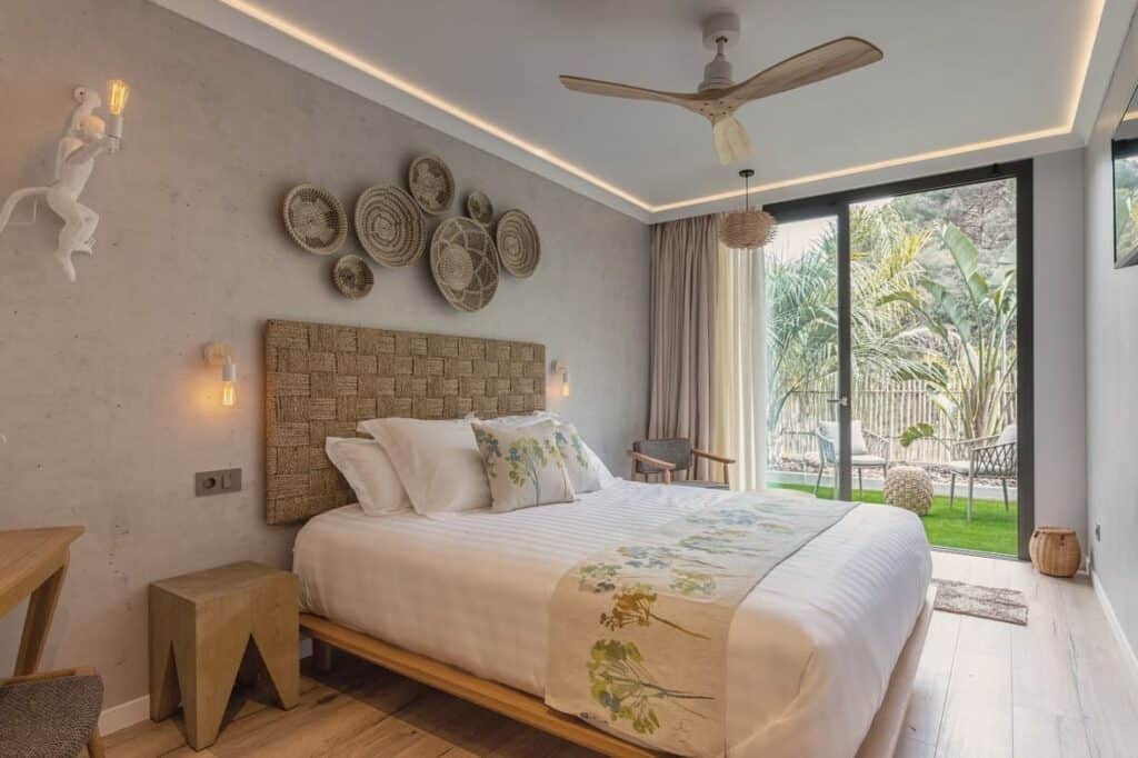 hotel-casa-coco-room-garden-1